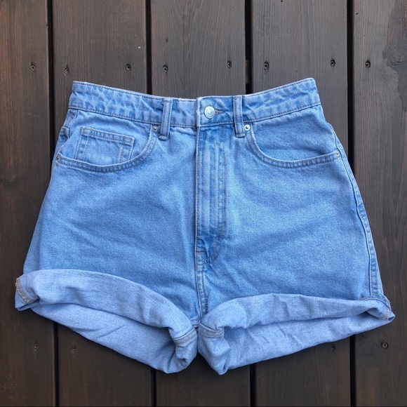 ‼️SOLD‼️ Zara Mom Fit Shorts in light blue - Picture 1 of 5